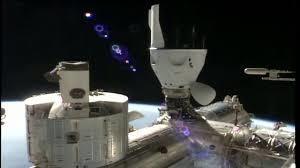 Čas: 06.26 GMT 2. 7.: Endeavour s misí Crew-11 se právě připojil k modulu Harmony na ISS (Zdrpj: NASA TV)